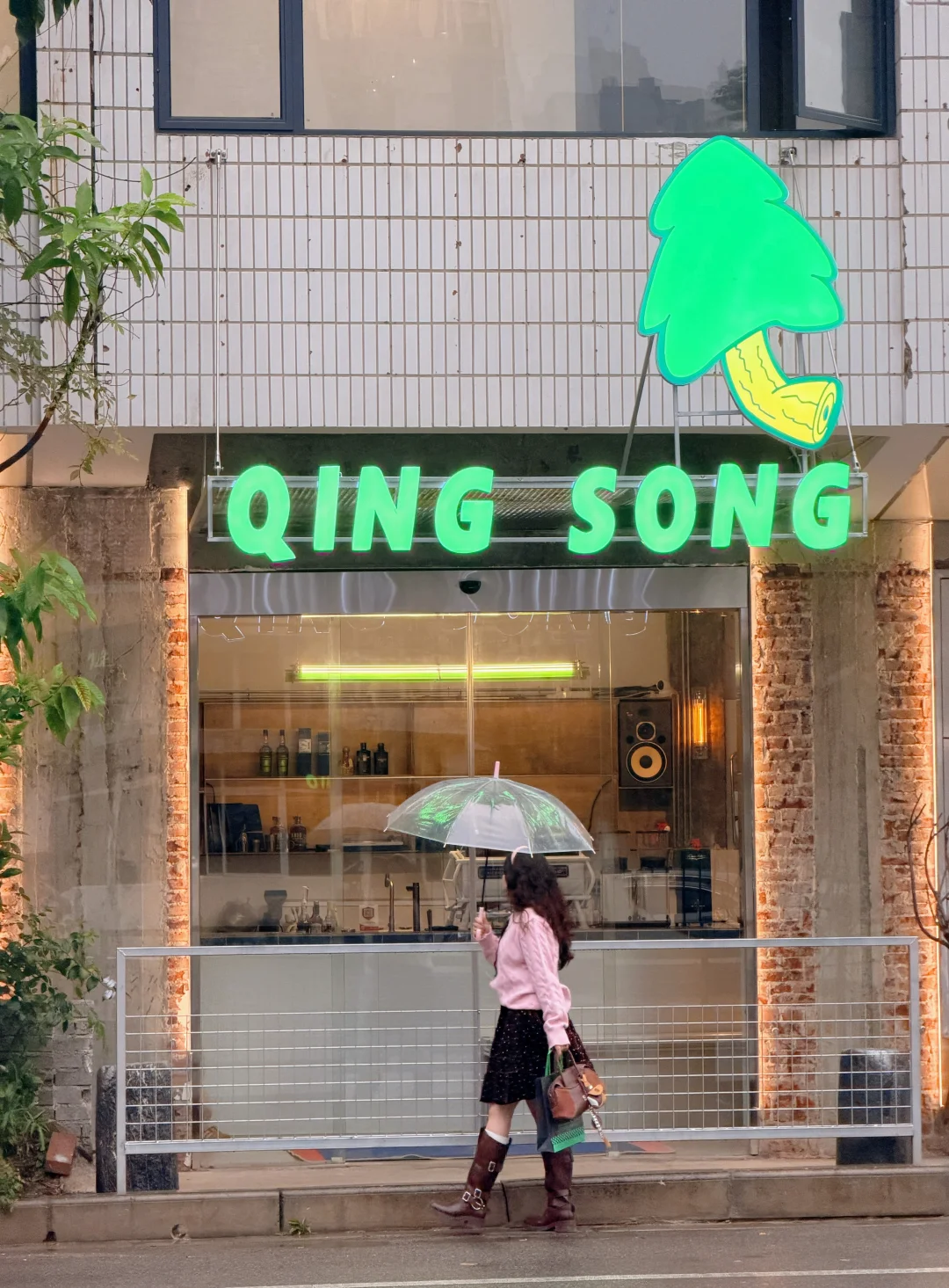 柳州。。新的！！江边新开的咖啡店！！🌳