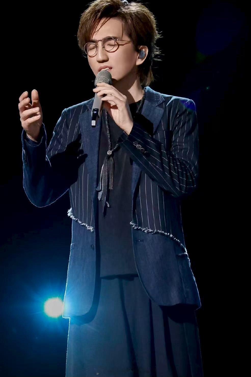 林志炫冲榜成功 林志炫在实力这一方面，那可真的是拿捏的妥妥的，不得不说看到冲榜成