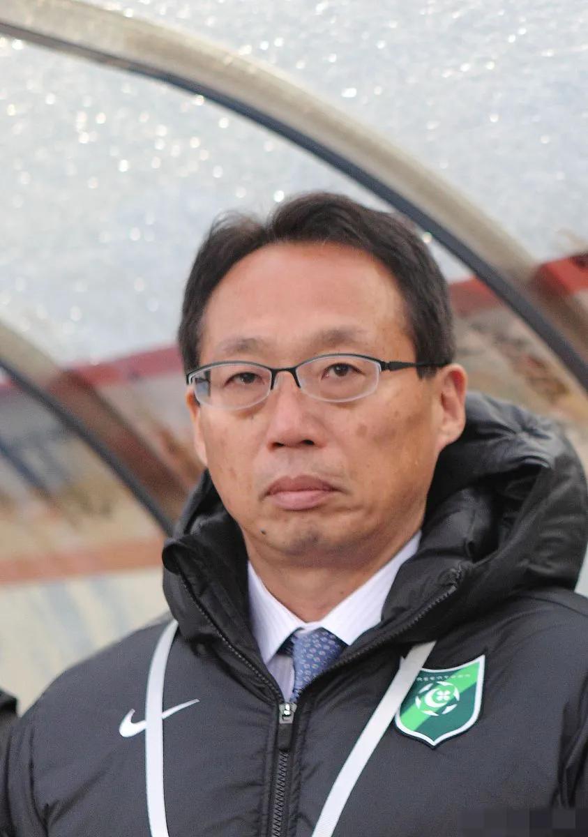 冈田武史你是真不了解中国足球，还是故意这么说的？
当有记者问冈田武史，中国足球需