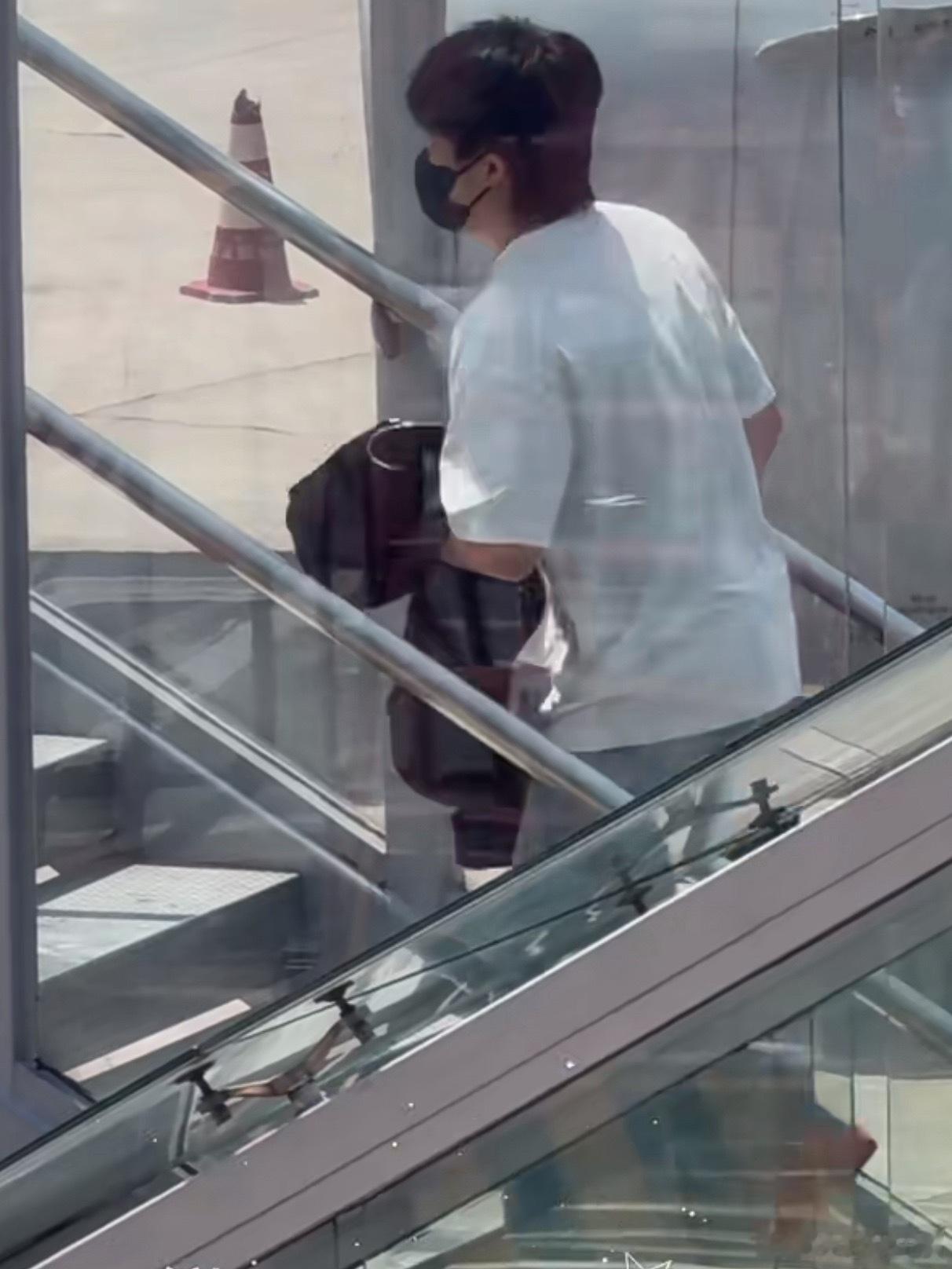 大头带着HOHO回京