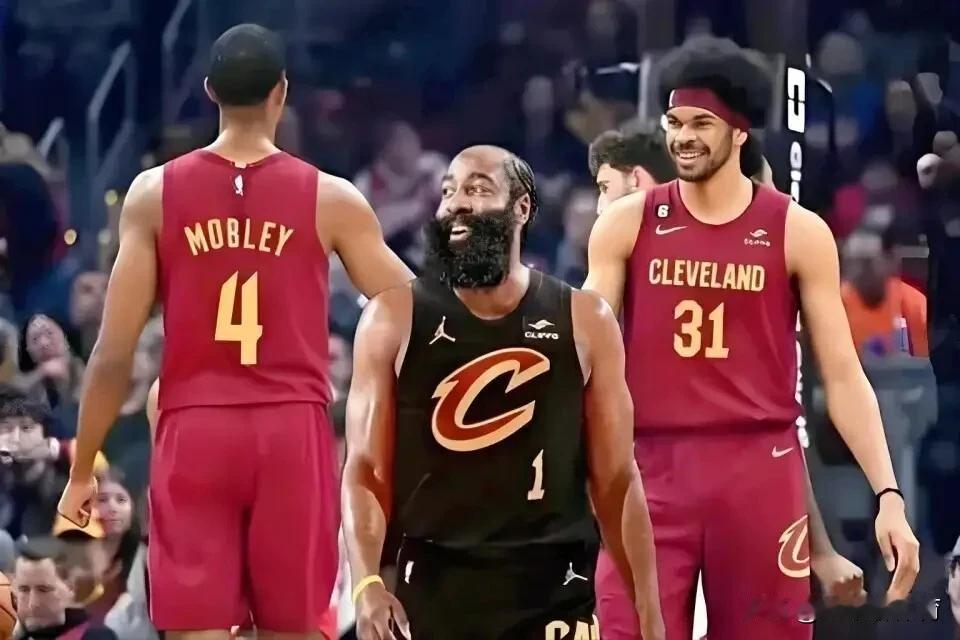 为什么阿伦的缺阵远比莫布里缺阵影响大？
单论个人能力的话，莫布里的实力无疑是比阿