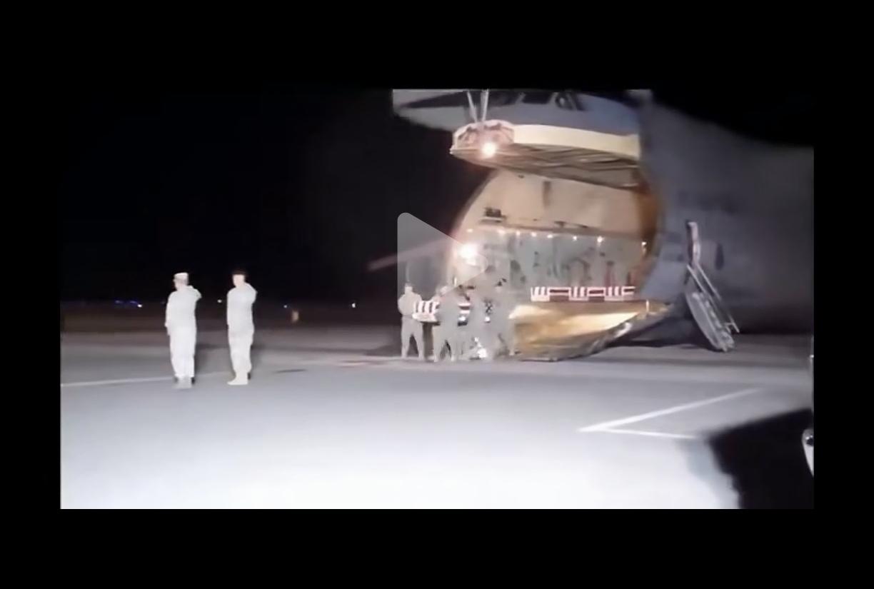 美国大兵遗体运回国，特朗普能保证他们的家属能拿到保险赔偿吗？
       保险