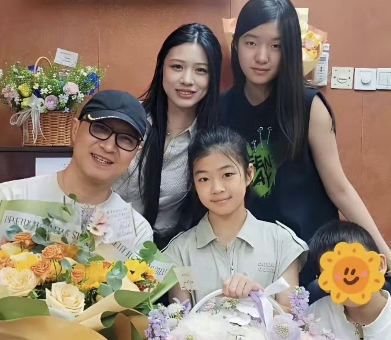汪峰这一辈子，真没亏待自己，孩子众多，但是孩子妈不一致！孩子妈也众多！艳福真是不