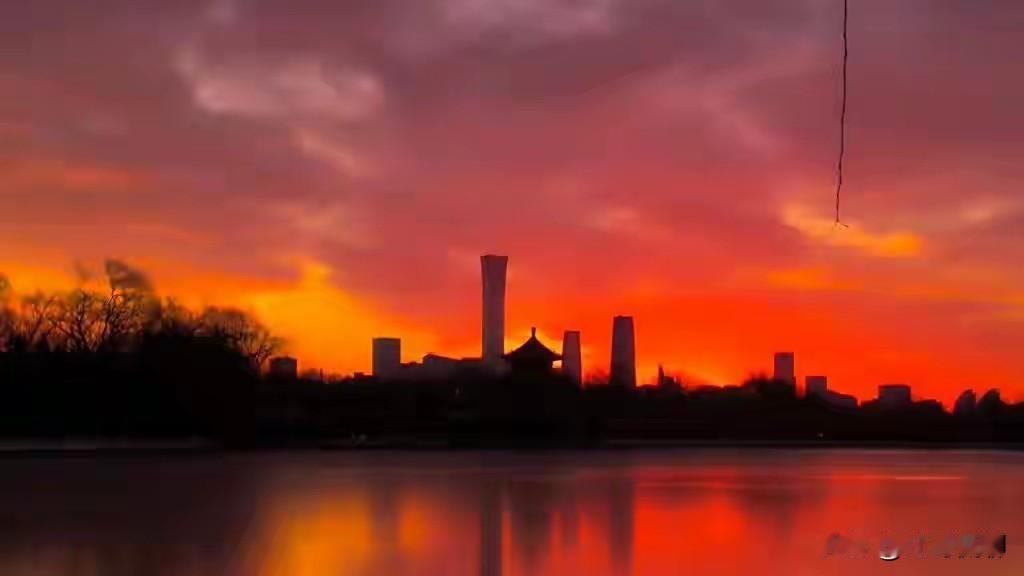 什么是稀土？你了解吗？
它是对17种特定金属元素的统称，属于元素周期表中的镧系元