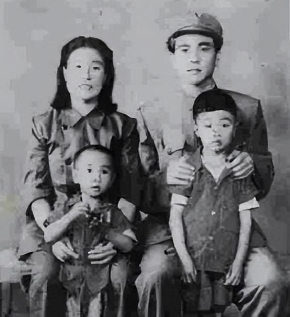 1951年，刘青山被处死，十几年后他的大儿子因政审问题被清华大学拒之门外。之后，