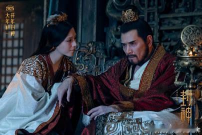 拍封神把传说中的神仙研究了一遍  魔家四将是剧里的亮点，真人演绎的巨人形象很新奇