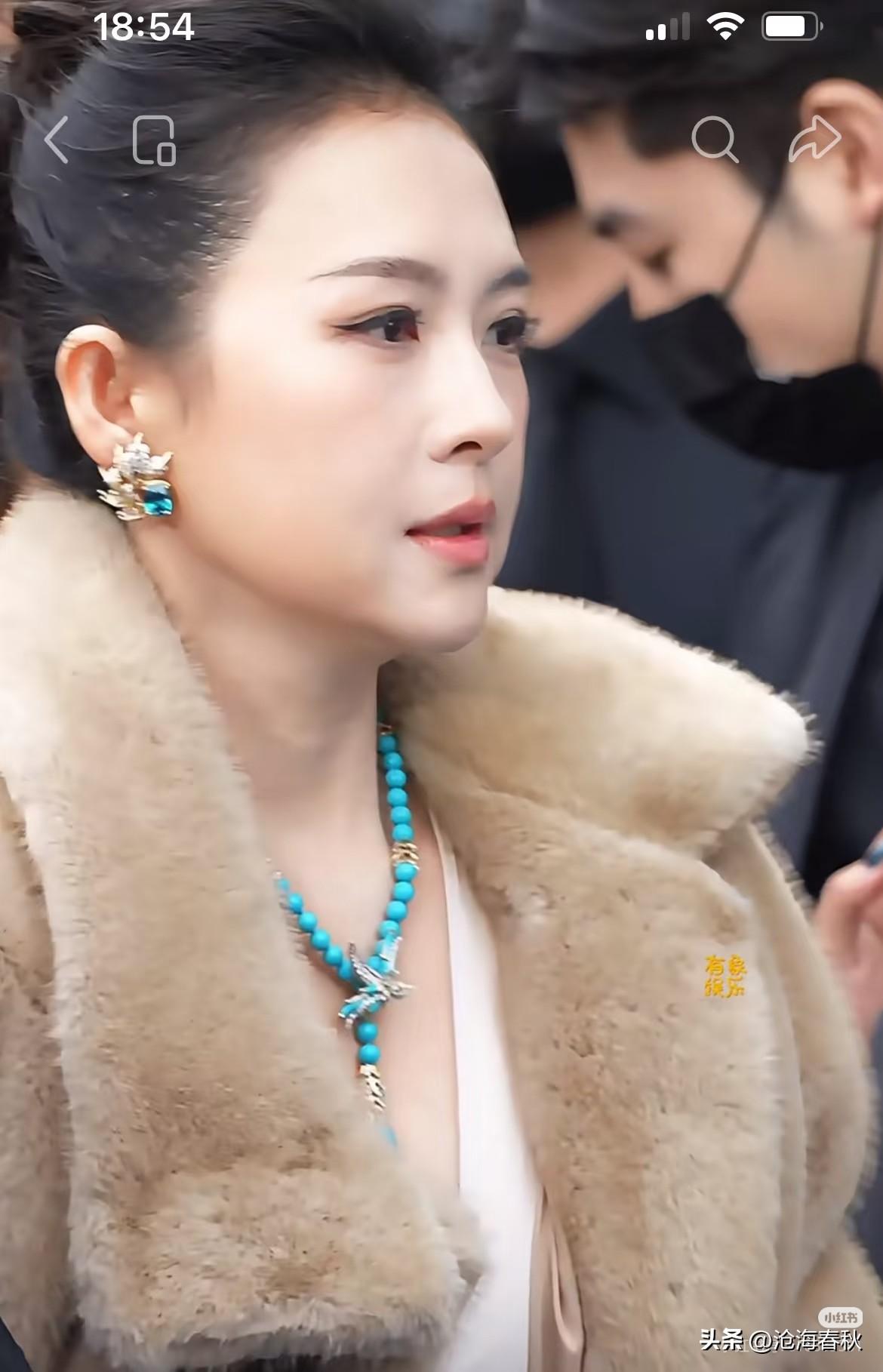 国际章这是长胖了吗？
现在的明星几天一变样
一下胖一下瘦
不过胖一点有点婴儿肥，