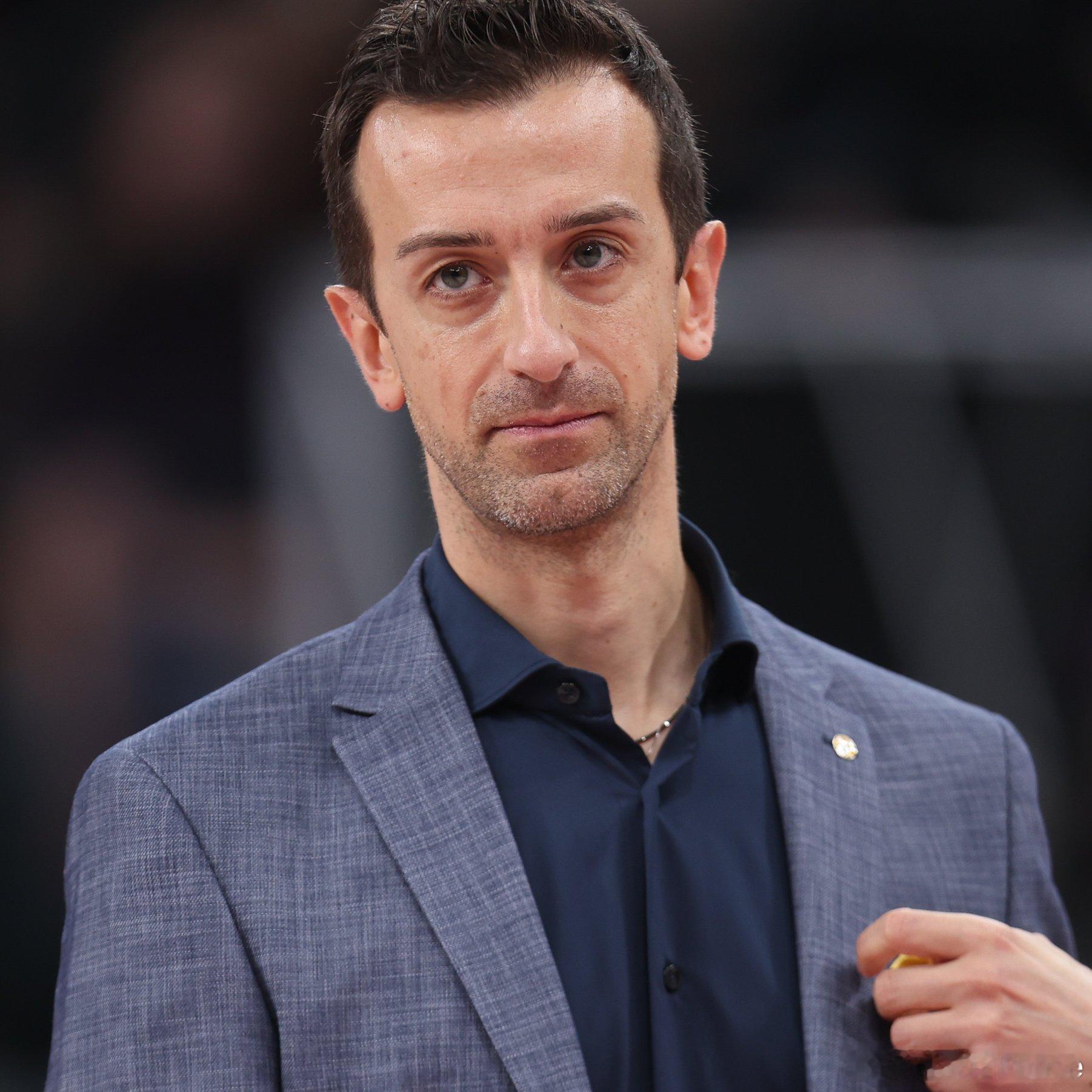 排球 🎙️ 关于再次面对 乔瓦尼.古德蒂以及瓦基弗银行队，丹尼尔.桑塔雷利：这