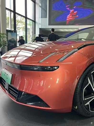 终于等到了！领克Z10四驱Halo版22.98万，这价格简直让人无法抗拒。我个人