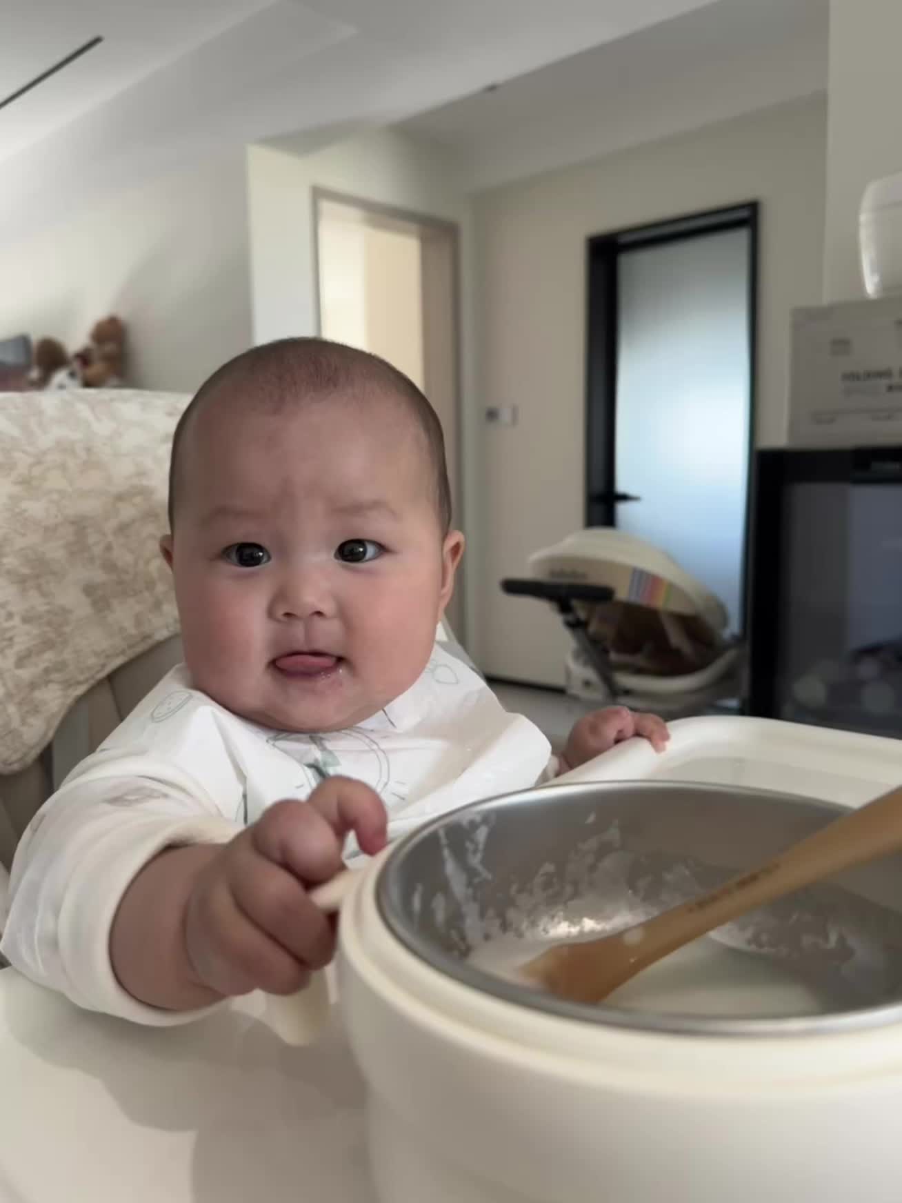 五月龄+辅食初体验🍼好吃爱吃下次还吃～