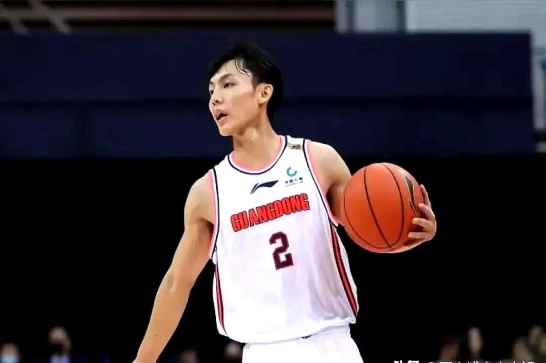 徐杰留在广东男篮！

近期有消息称上海男篮向徐杰开出3年1500万的报价，卢伟希