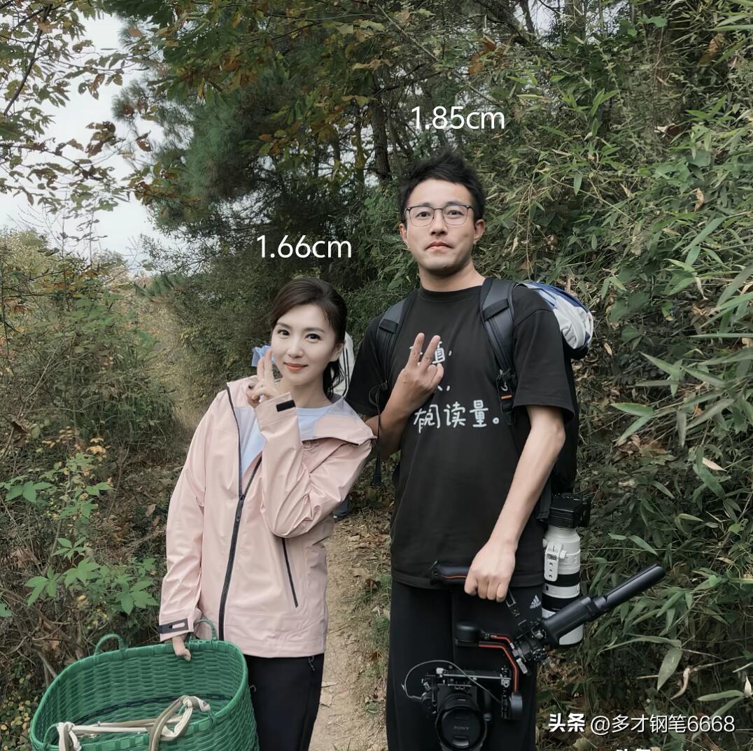 照片中的美女是从年轻一直美到现在都大美女，比贾静雯有气质，年轻时国色天香，艳压群