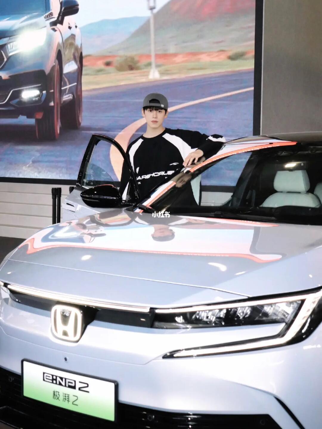 来车展打卡啦| 找到了我的梦中情车！