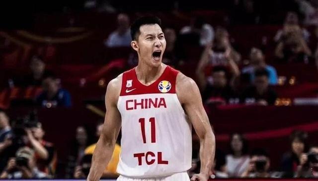 又是辽宁这个IP！易建联球衣退役仪式，又跑出来阴阳怪气了[黑线]

广东球迷和辽