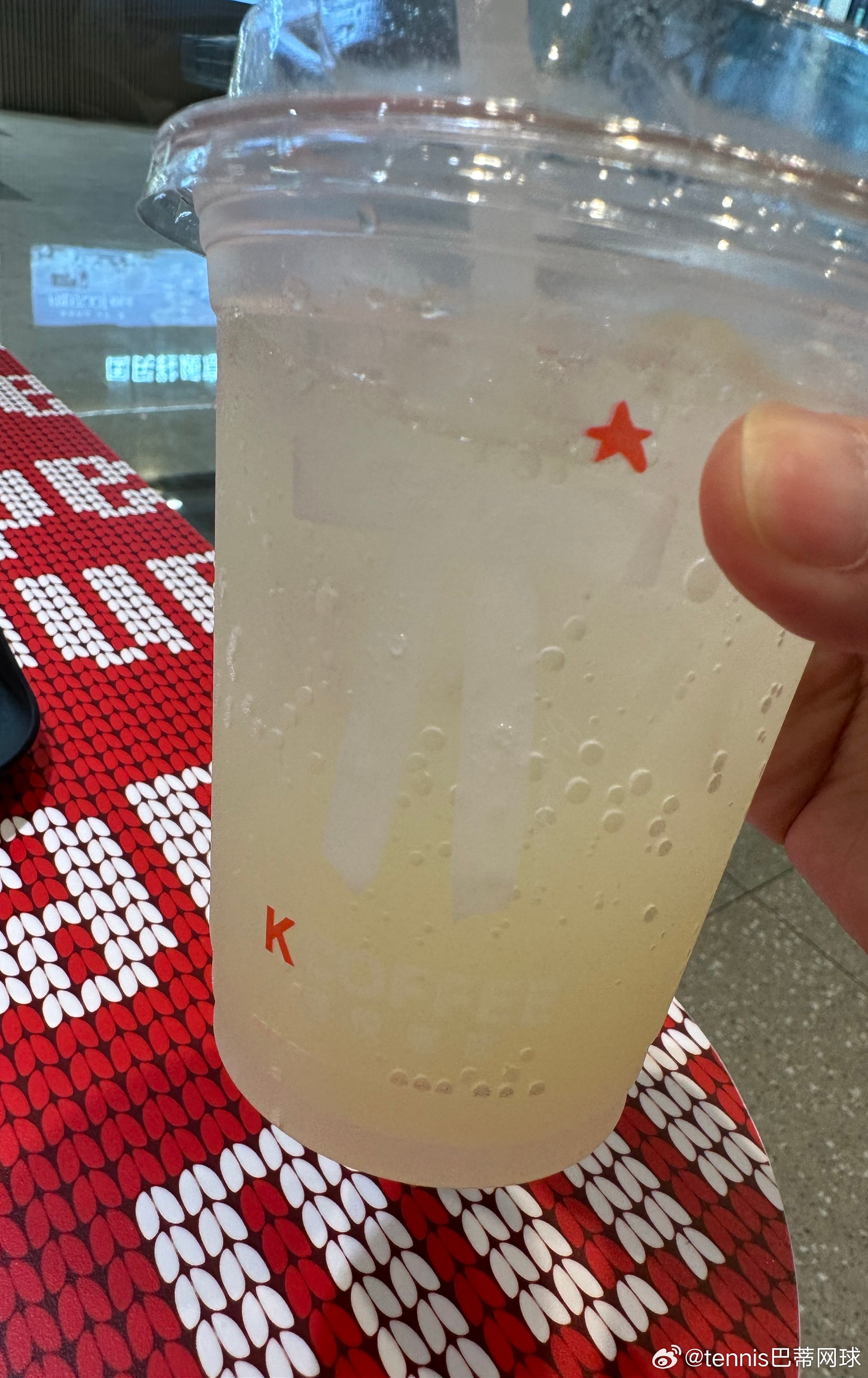 三柠茶买一送一酸酸甜甜的气泡水，这个天气刚刚好啊 