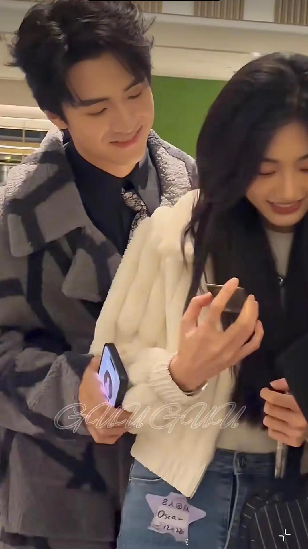 啊啊啊！好养眼的一对！[抓狂][舔屏][舔屏][舔屏]他俩的颜值就是我的兴奋剂！