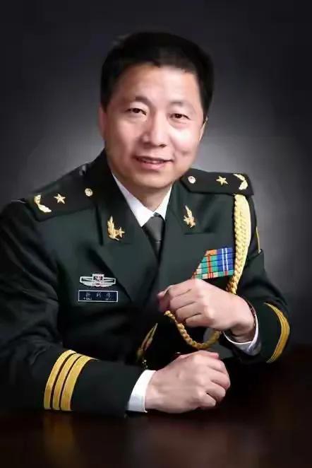 杨利伟退休待遇揭秘：没有巨额奖金，只有“终身金钟罩”!

你一听这话，八成觉得有