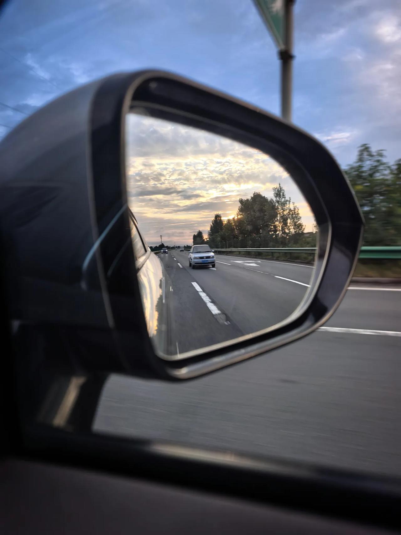开车，西安。
累并快乐着。