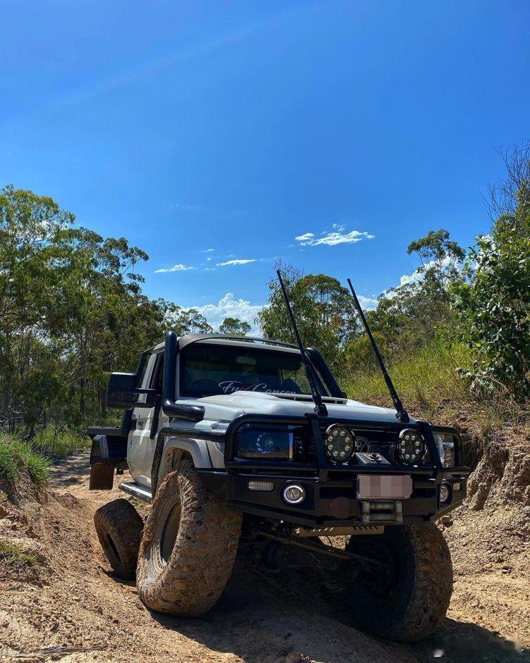 交叉轴上关不上尾门的事，我说说个人见解吧，不吹不黑也不点名，只讲技术和原理。先讲