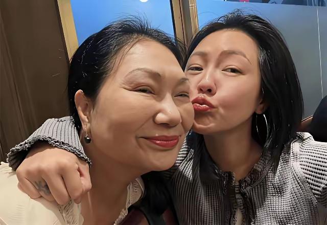 一句“她嘴甜会哄人”戳破偏心真相，S妈双标处事，耗尽大S半生真心
 
早年综艺访