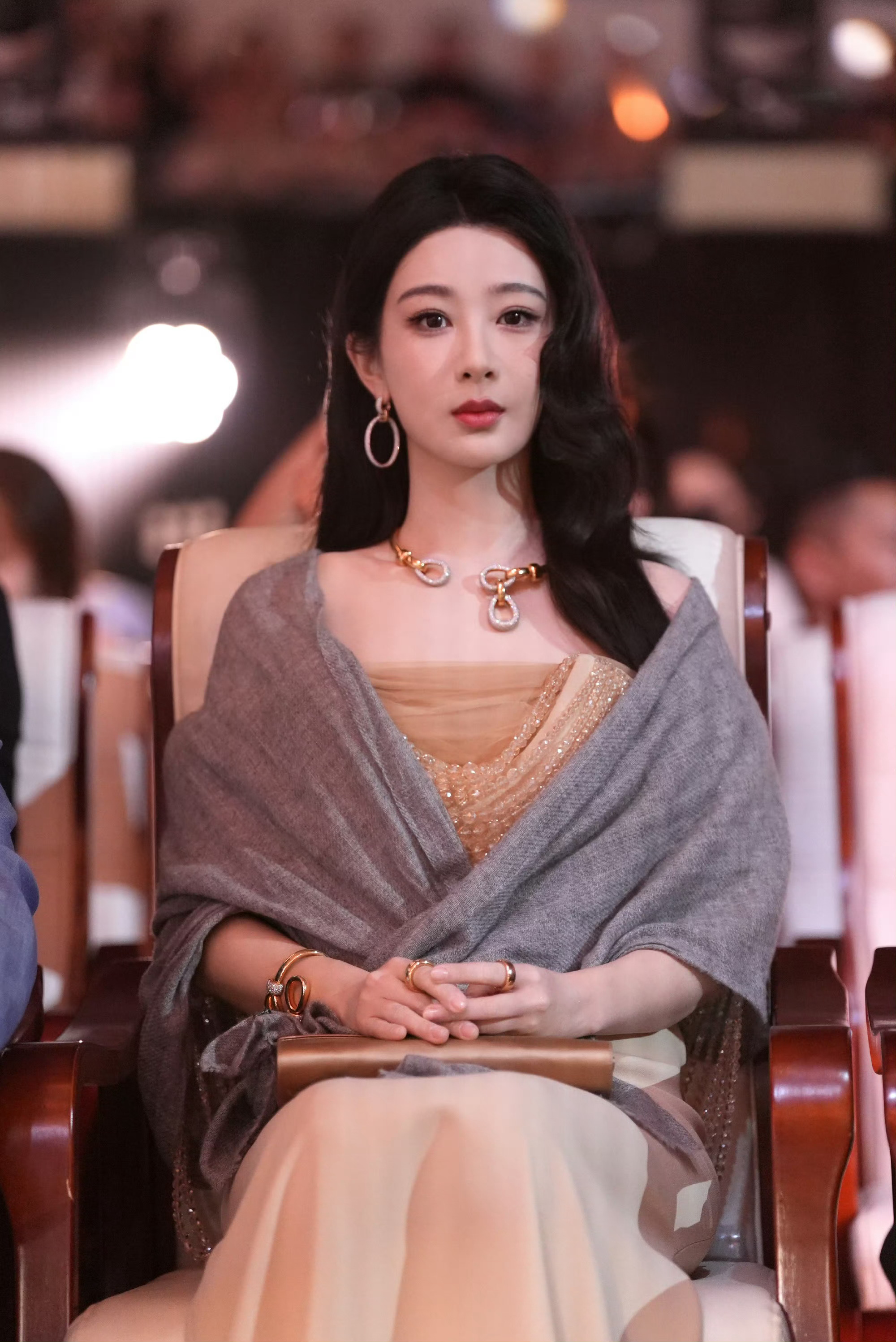 杨紫杨紫董竹君 yz杨紫玉兰花开君再来 我爱她细腻的文字 更爱她的真诚和对角色的