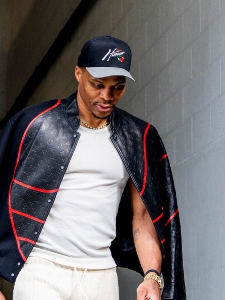 恰逢NBA乱世十八年，都是趁乱助攻威斯布鲁克