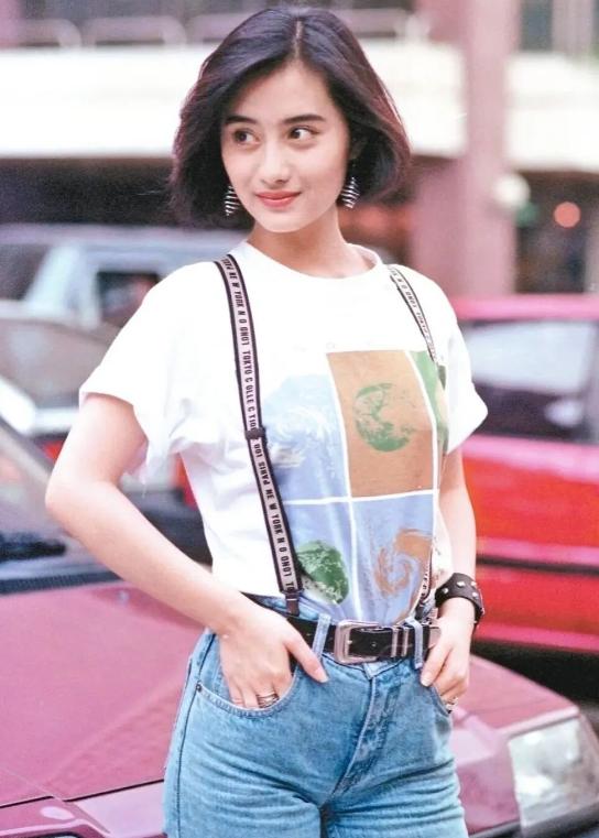 提起陈德容，所有人的第一印象都是《梅花烙》里泪眼婆娑、温婉易碎的白吟霜，是琼瑶笔