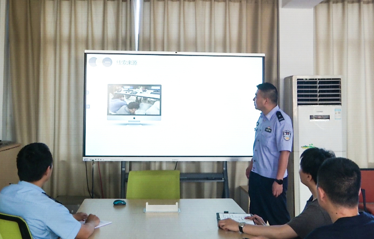 宁波反诈先锋千里奔袭护万家平安 慈溪市公安局观海卫中心派出所副所长冯姚伟从警14