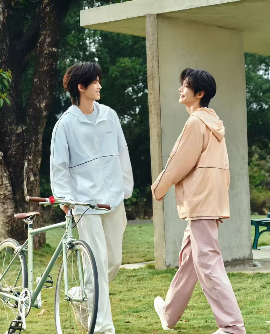 我在追星文里当NPC的那些年追星文里的冤种NPC穿进追星文沦为小NPC，被迫围观