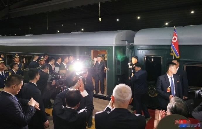 金正恩乘专列离京返程 回家啦，欢迎再来。中朝友谊源远流长！ ​​​