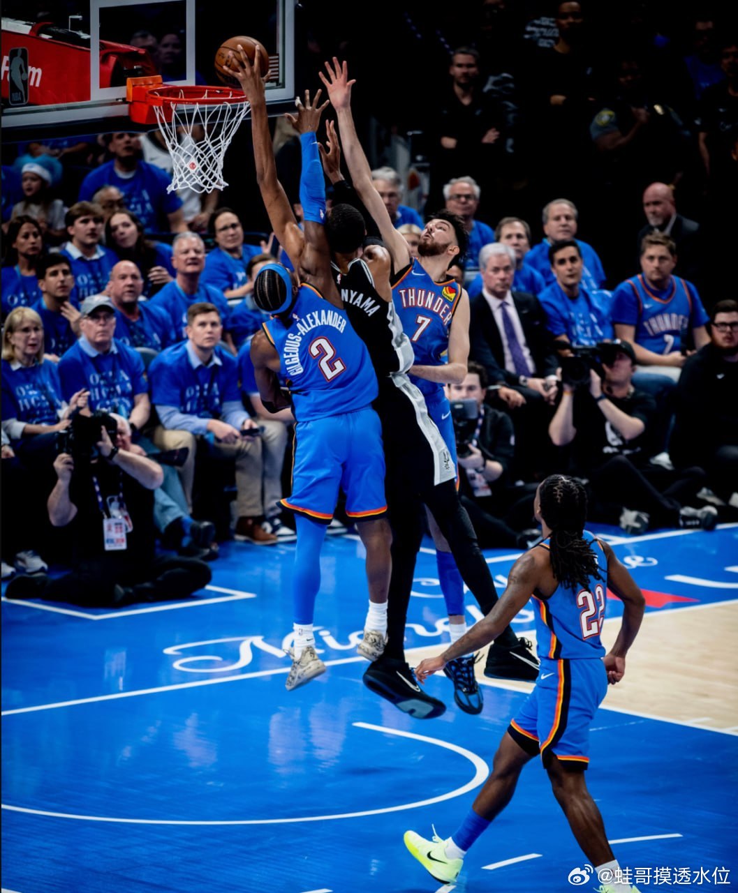 NBA季后赛西部决赛G1  马刺122-115战胜雷霆  系列赛1-0领先马刺，