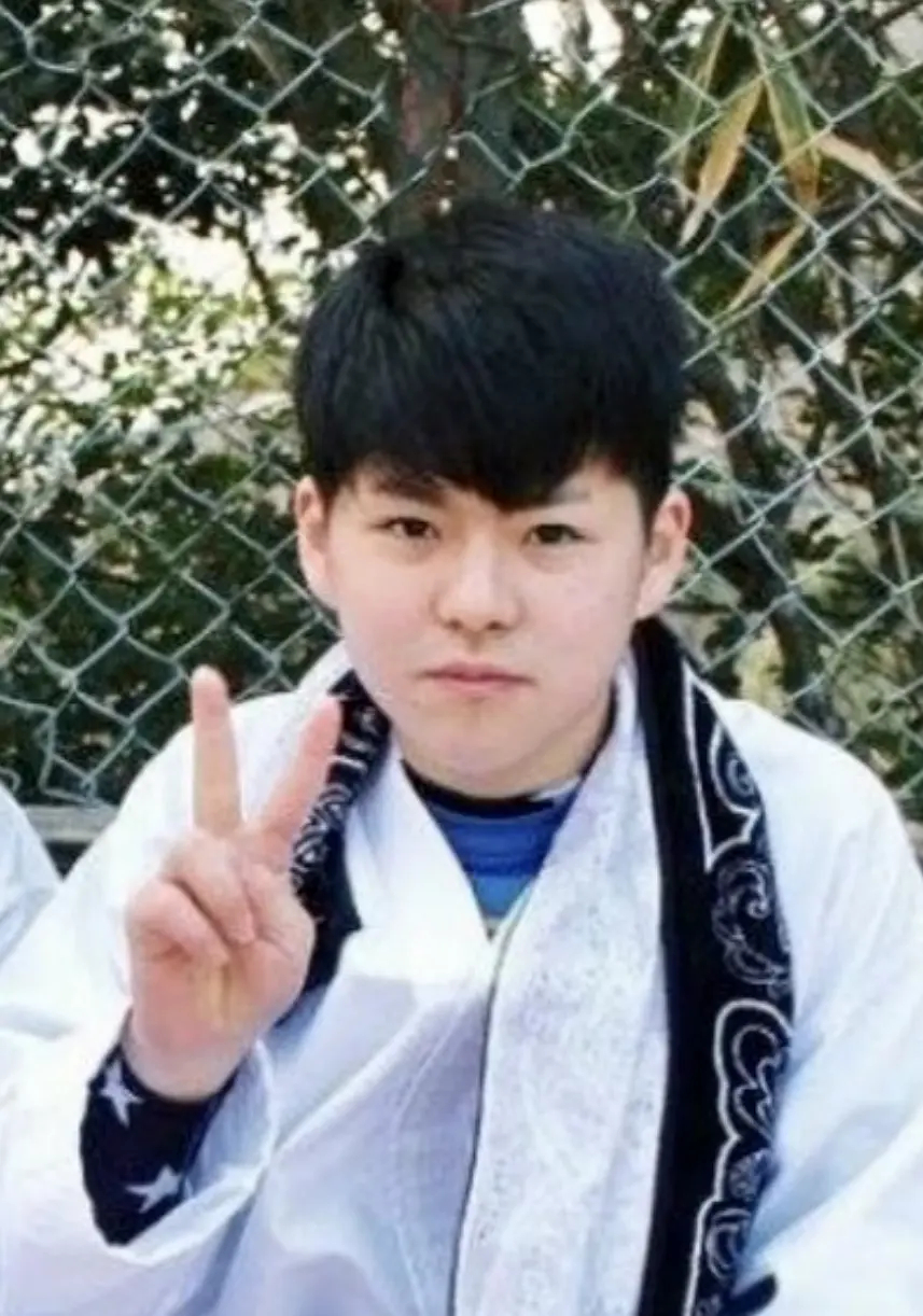 盘点那些KPOP五代门面级男爱豆的原生脸金泳勋、崔秀彬、崔杋圭李贤在、李羲承、朴