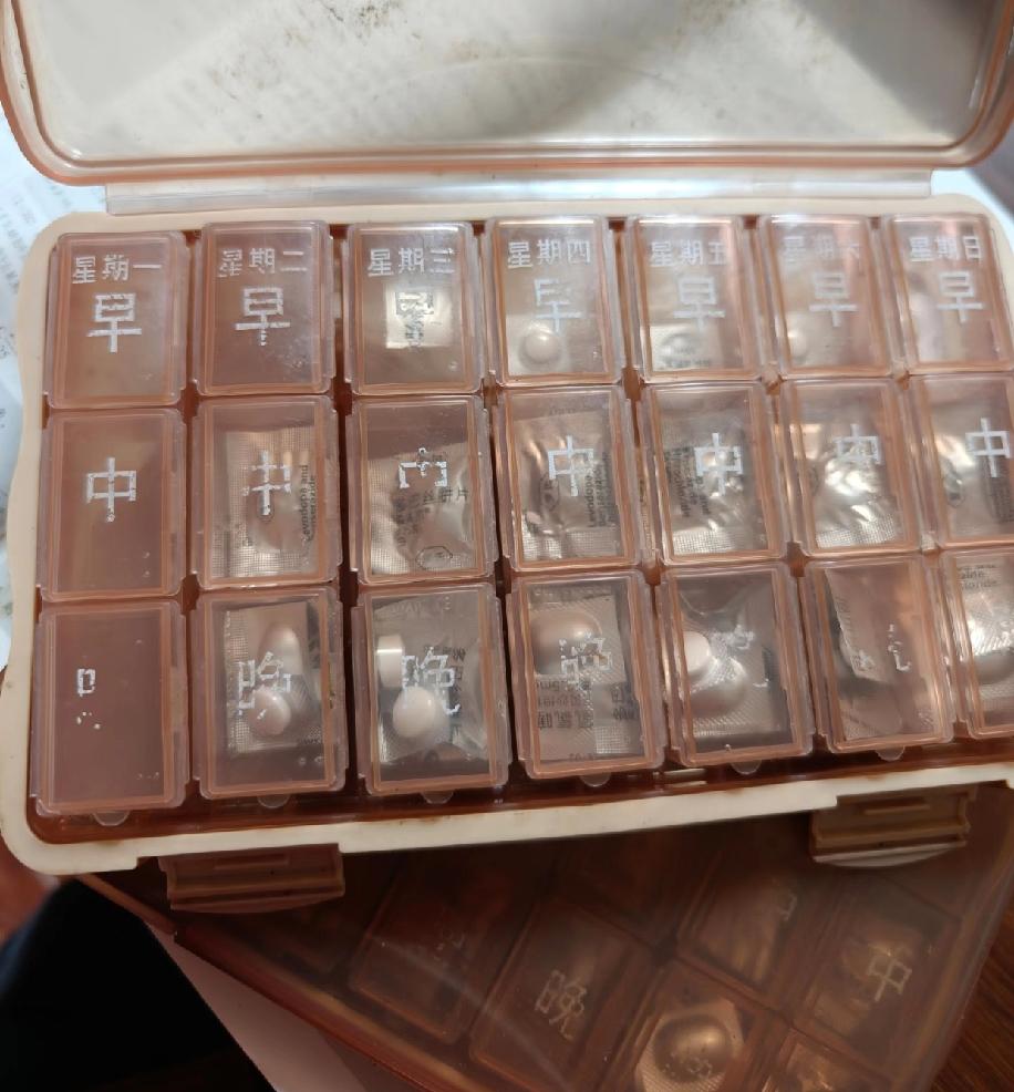 这一年里，高血压硬生生夺走了村里三位乡亲的性命，想想就心里难受。从去年清明前走的