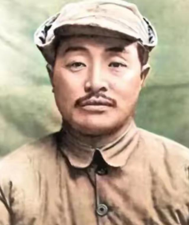 1939年，贺龙打算提拔自己的老部下担任旅长，上报之后，伟人却突然反问一句：那个