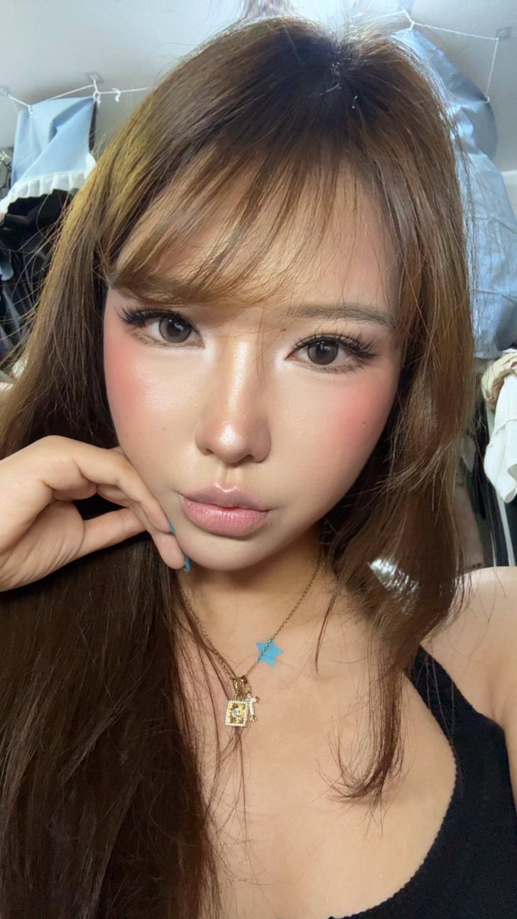 当我开始尝试小麦色亚裔妆…