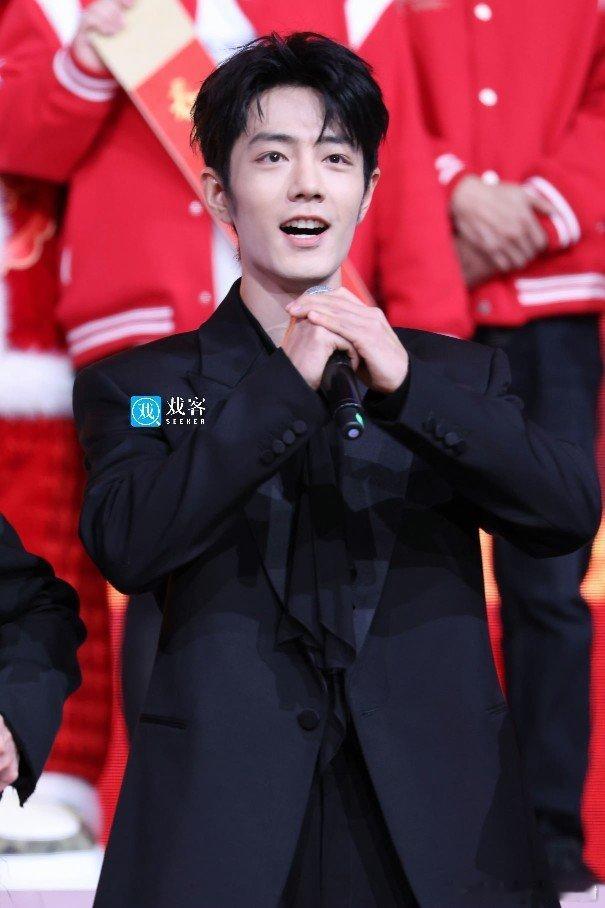 肖战春节档片单发布会生图   肖战片单发布会生图 肖战的生图展现出他的专业素养，