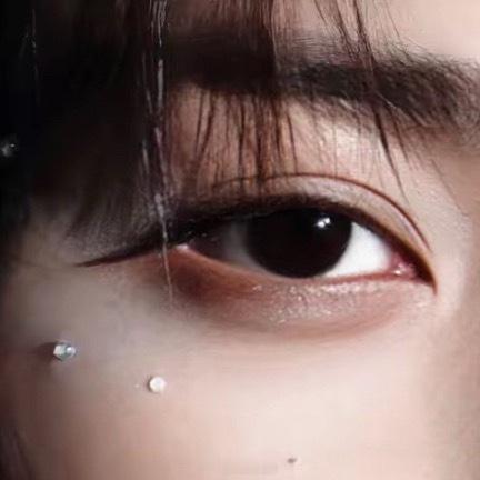 这眼线🥵🥵🥵 
