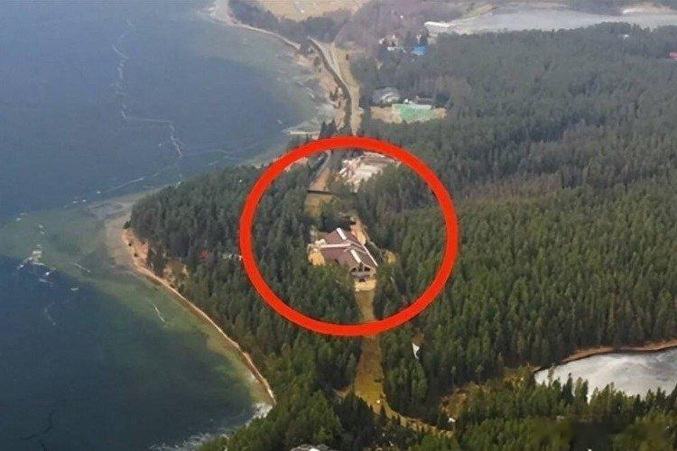 凤凰新闻【俄外交部格鲁什科解读普京官邸遇袭，隐现西方操盘者】当地时间12月31日