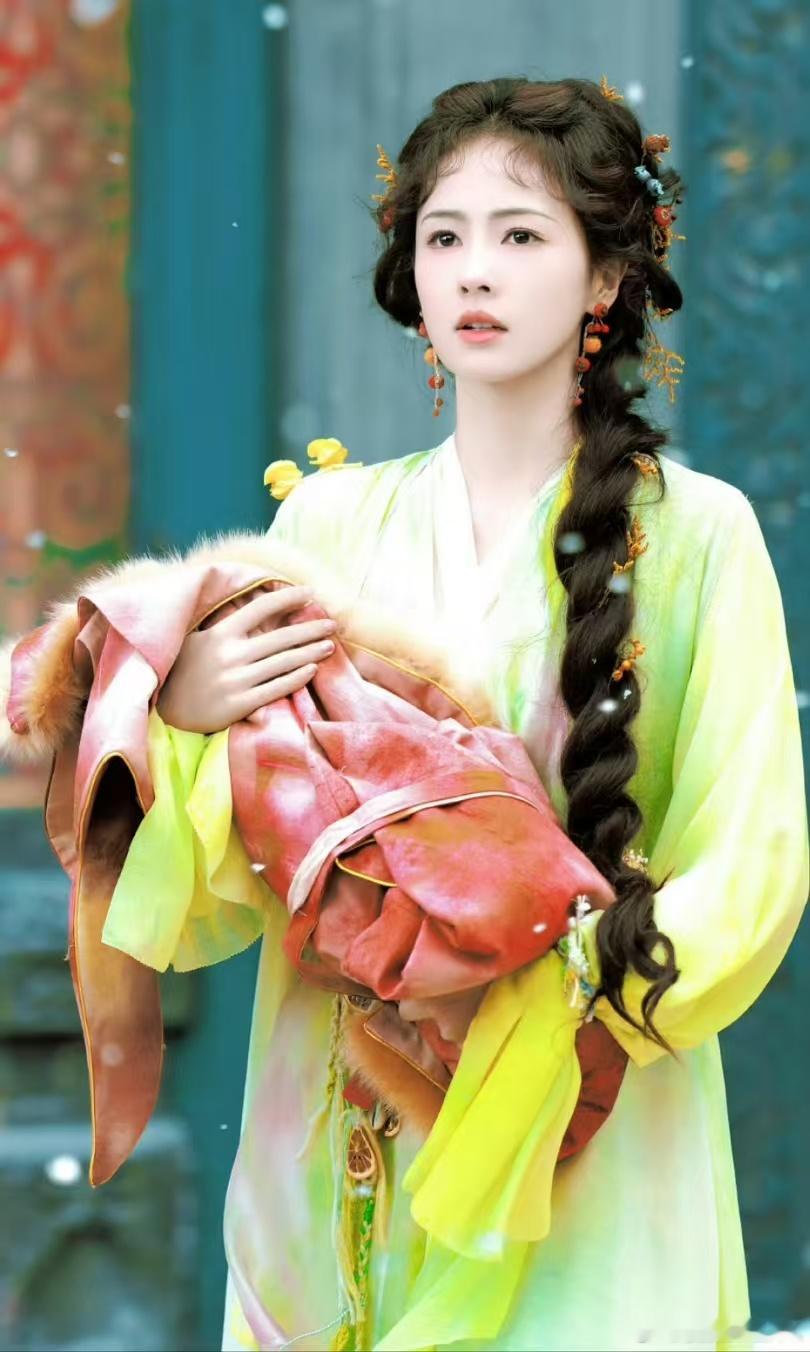 白鹿说以后不太想接偶像剧 祝福她在新的演艺道路上，一帆风顺。 