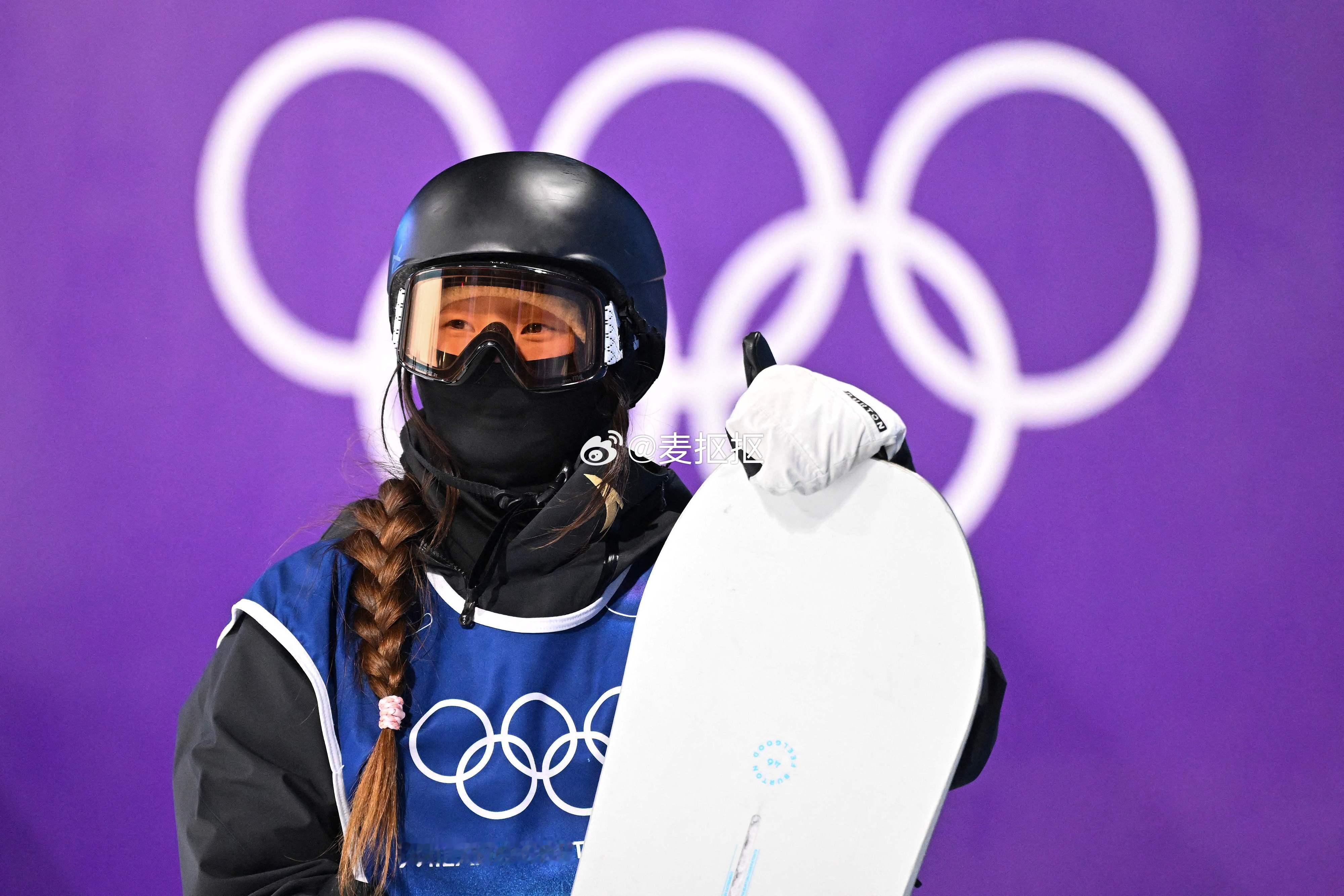 19岁🇨🇳小将张小楠在2026米兰冬奥会单板滑雪女子大跳台决赛中，以144.