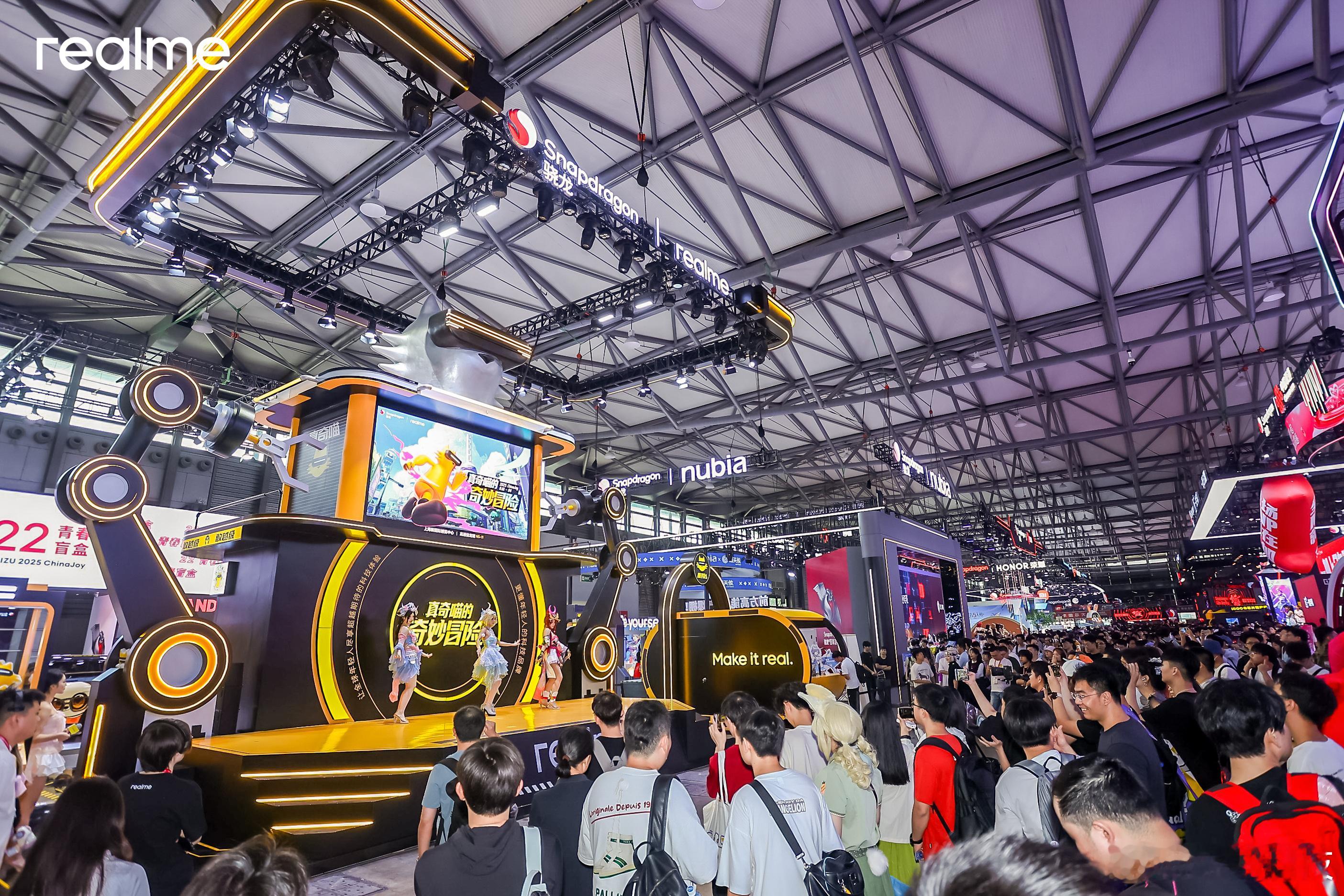 牛丸科技带你逛2025ChinaJoy ｜真我真我这次的展台也是很有特色呀，以“