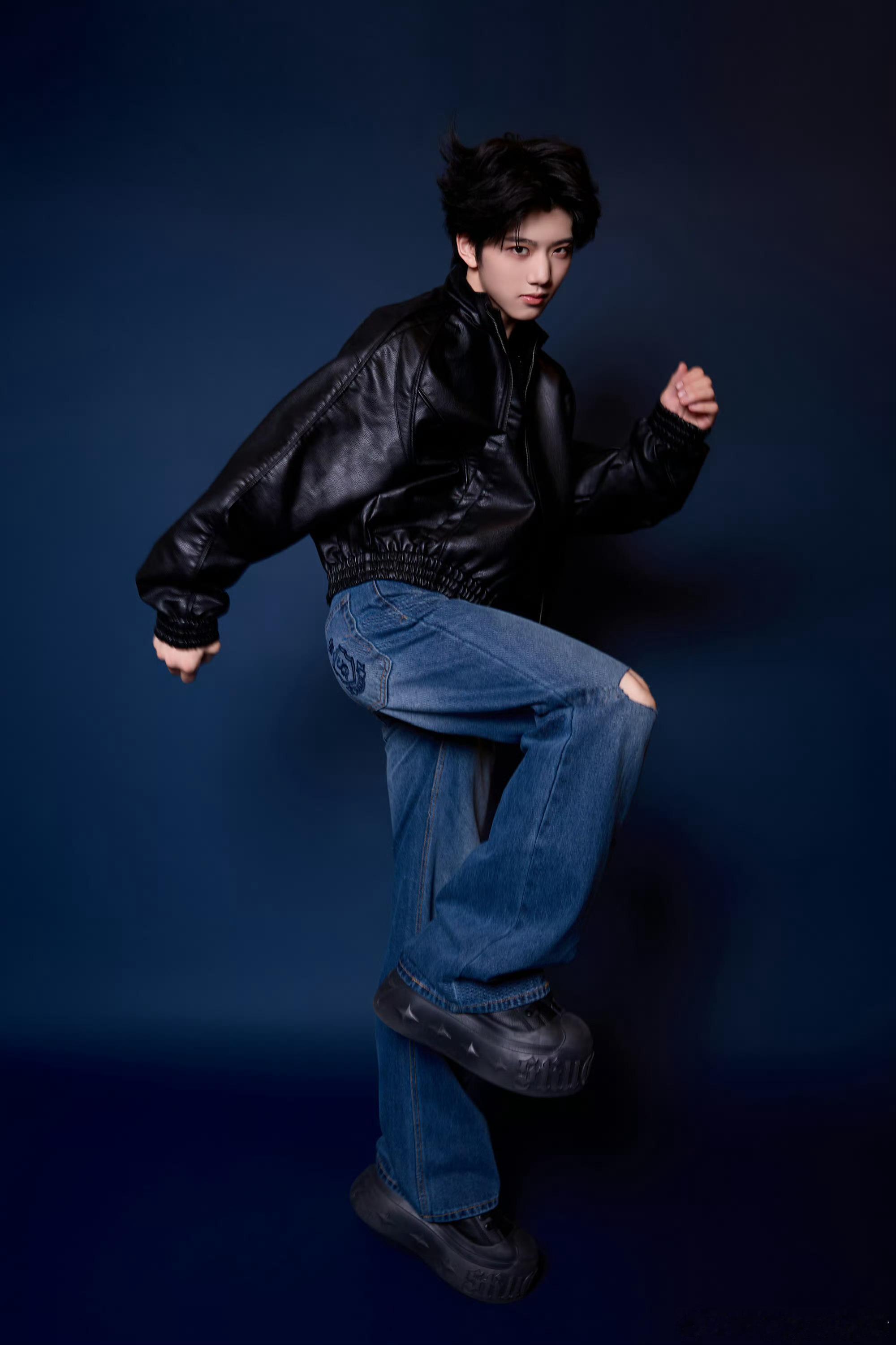 张函瑞16岁生日照十六岁的张函瑞 祝张函瑞16岁生日快乐！愿你笑容常在，梦想启航