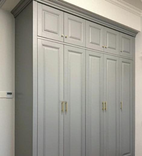 当初装修打柜子，我贪便宜选了颗粒板，全家咳嗽了半年！后来才懂：板材选错，钱花了，