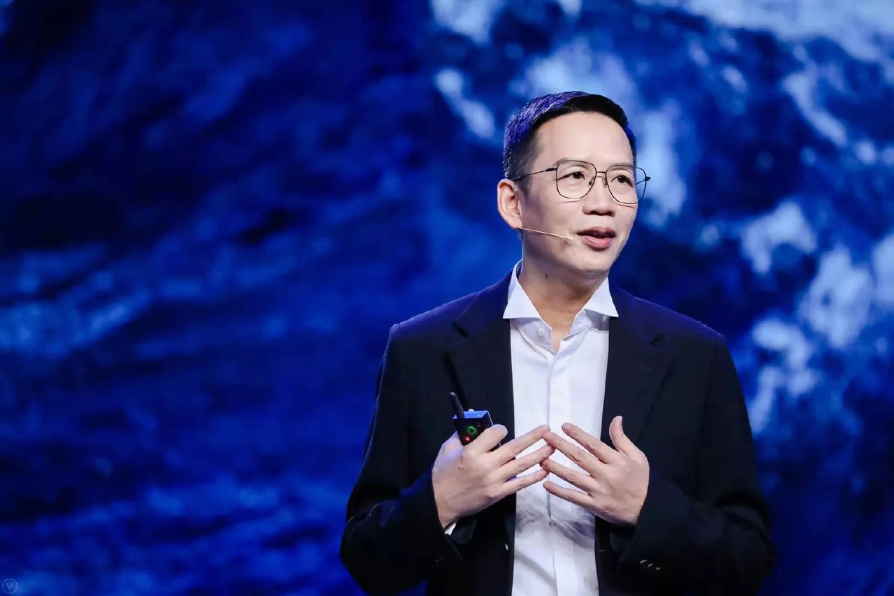 都来凑热闹了！A股就涨了一天，李大霄、上海爷叔、霸道股评都拽得不成样了，现在连吴