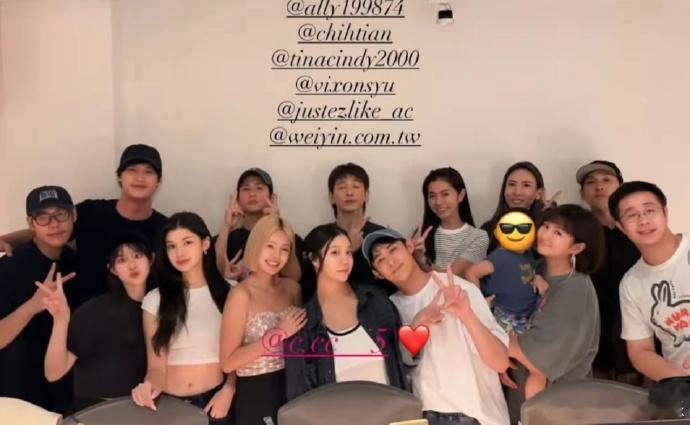 经纪人否认Selina怀二胎Selina方否认怀二胎 据台媒，一家日前参加好友生