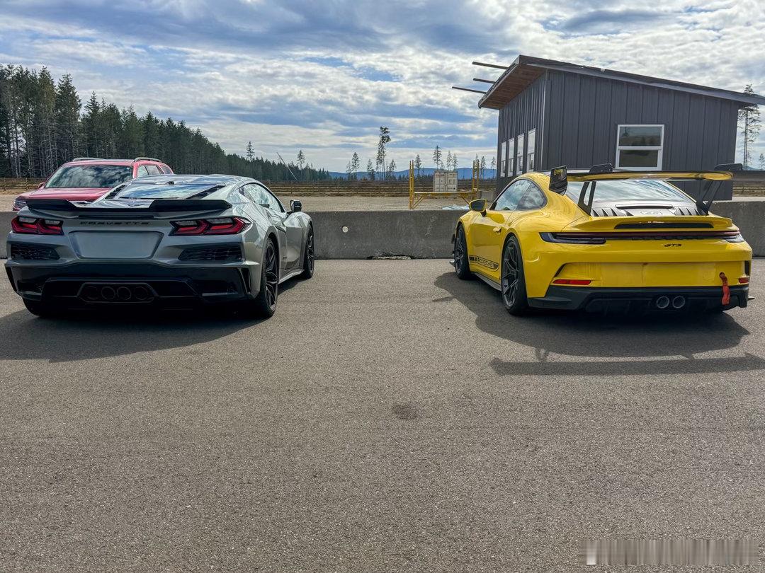 打算重写一篇Z06 vs GT3，毕竟911和克尔维特都是我儿时的梦想之车，而且