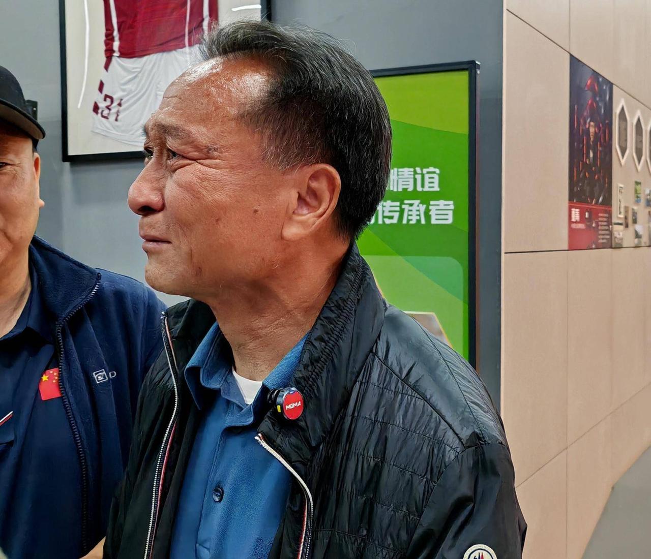 面对荣誉，沈祥福总有一份清醒与冷峻。中青队名动香江，沈祥福首先想到的是手下的孩子