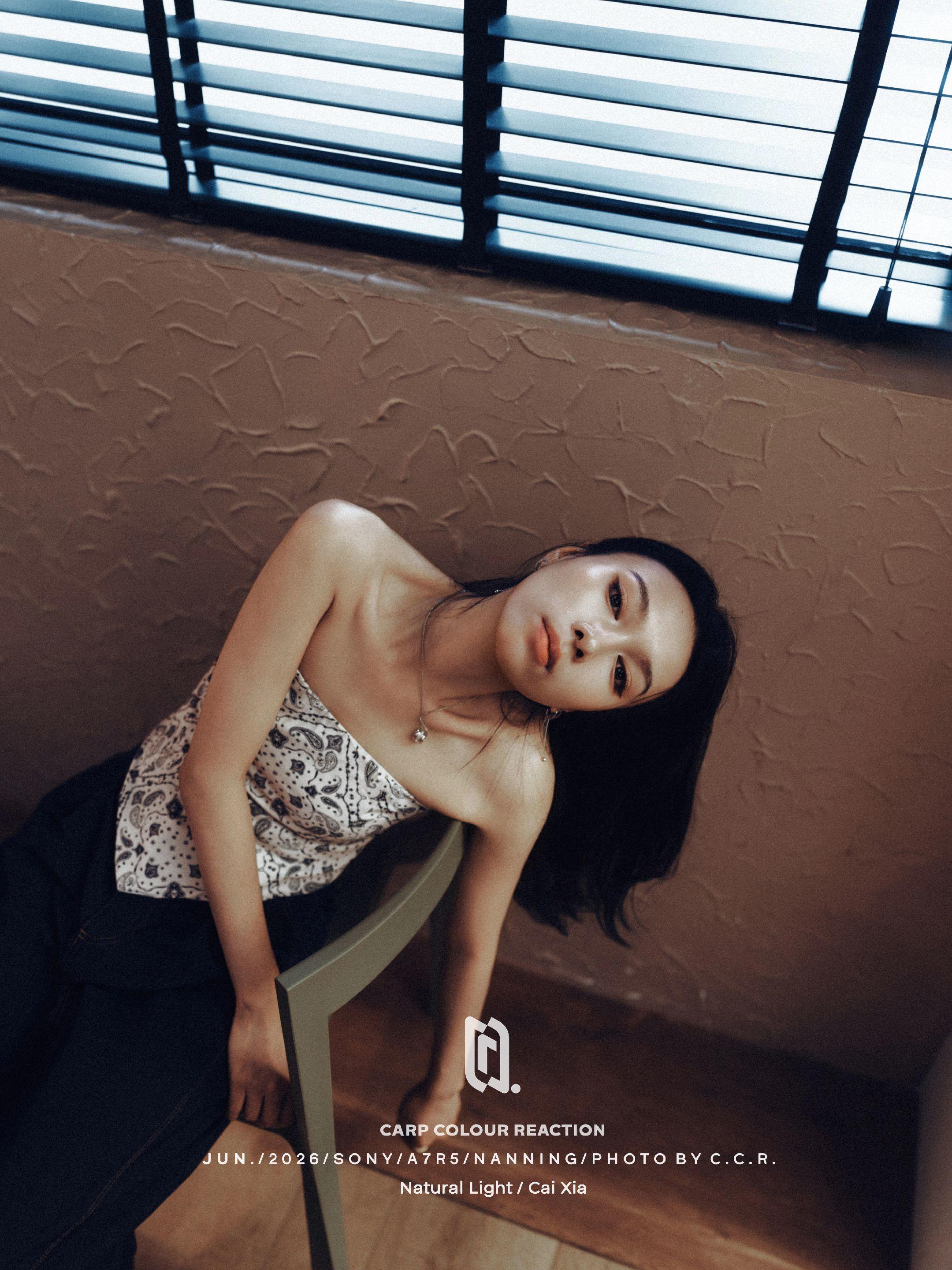 办公室格子间的女孩看久了也很美！会拍照的人身边的同事、朋友都喜欢。