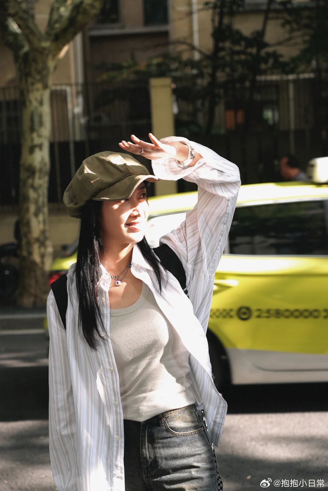 赵子琪大大方方的 面对不公平的场面也没失态，始终保持大方得体，不争执不抱怨，态度