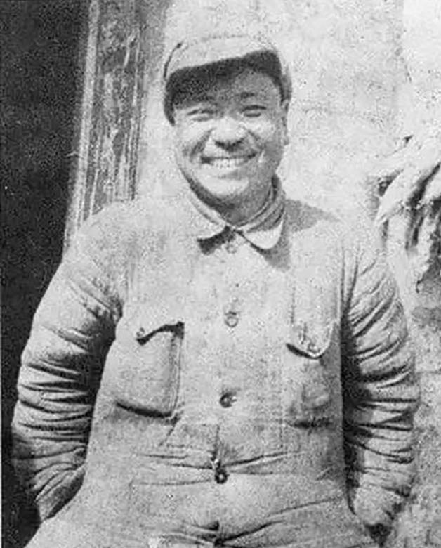 1939 年，五重间谍袁殊，被 76 号逮捕，李士群要他招供，谁知他却一点不慌，